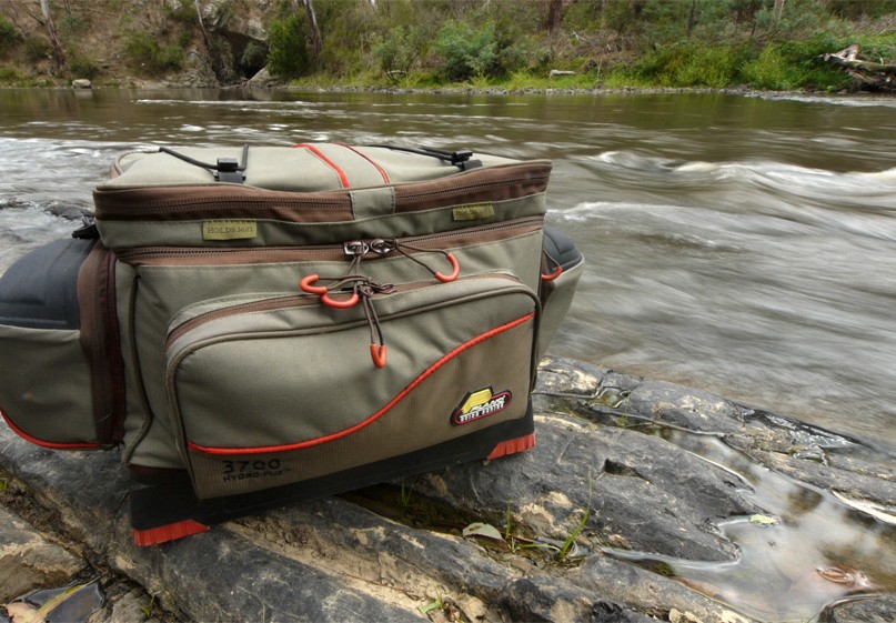 Plano 4674 Hydro flo fishing tackle bag Review